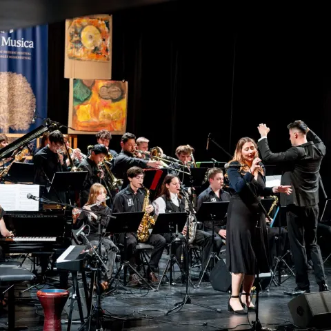 jazzová farma + taneční obor zuš semily + nikola bartošová